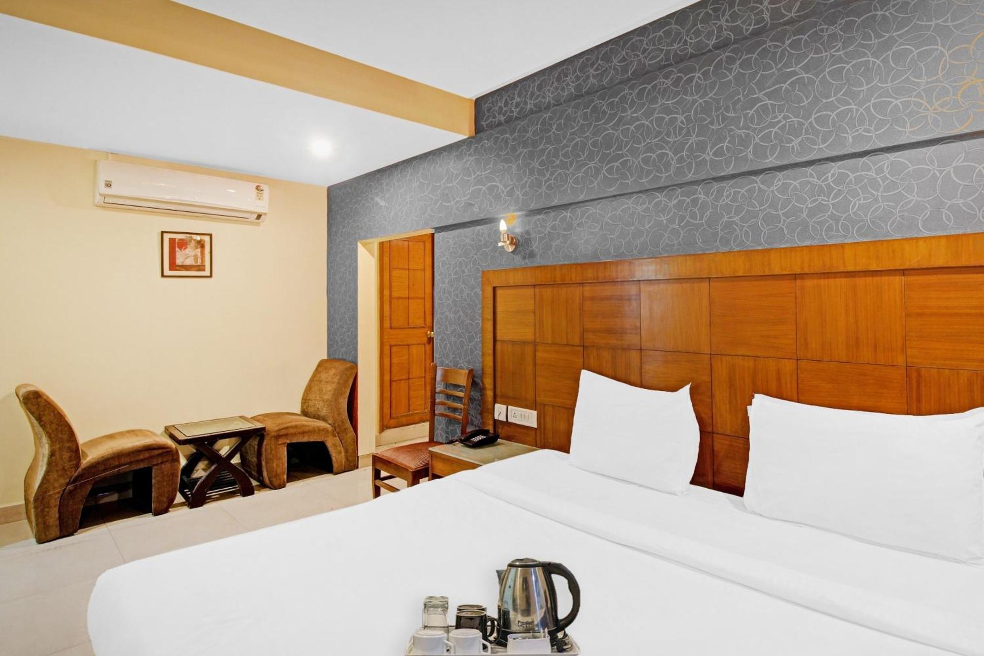 Townhouse The Grand Plaza Hotel ไฮเดอราบัด ภายนอก รูปภาพ