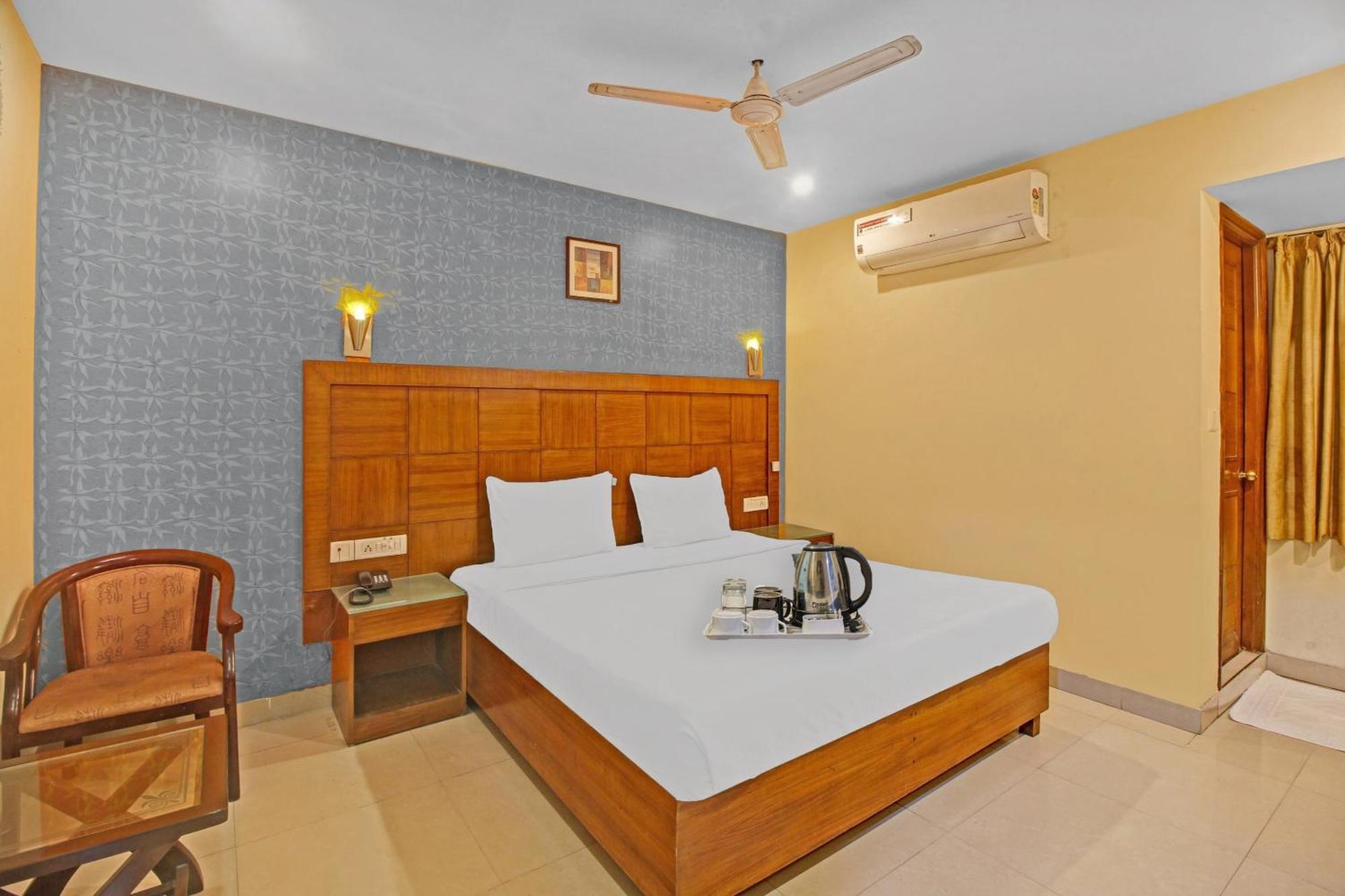 Townhouse The Grand Plaza Hotel ไฮเดอราบัด ภายนอก รูปภาพ