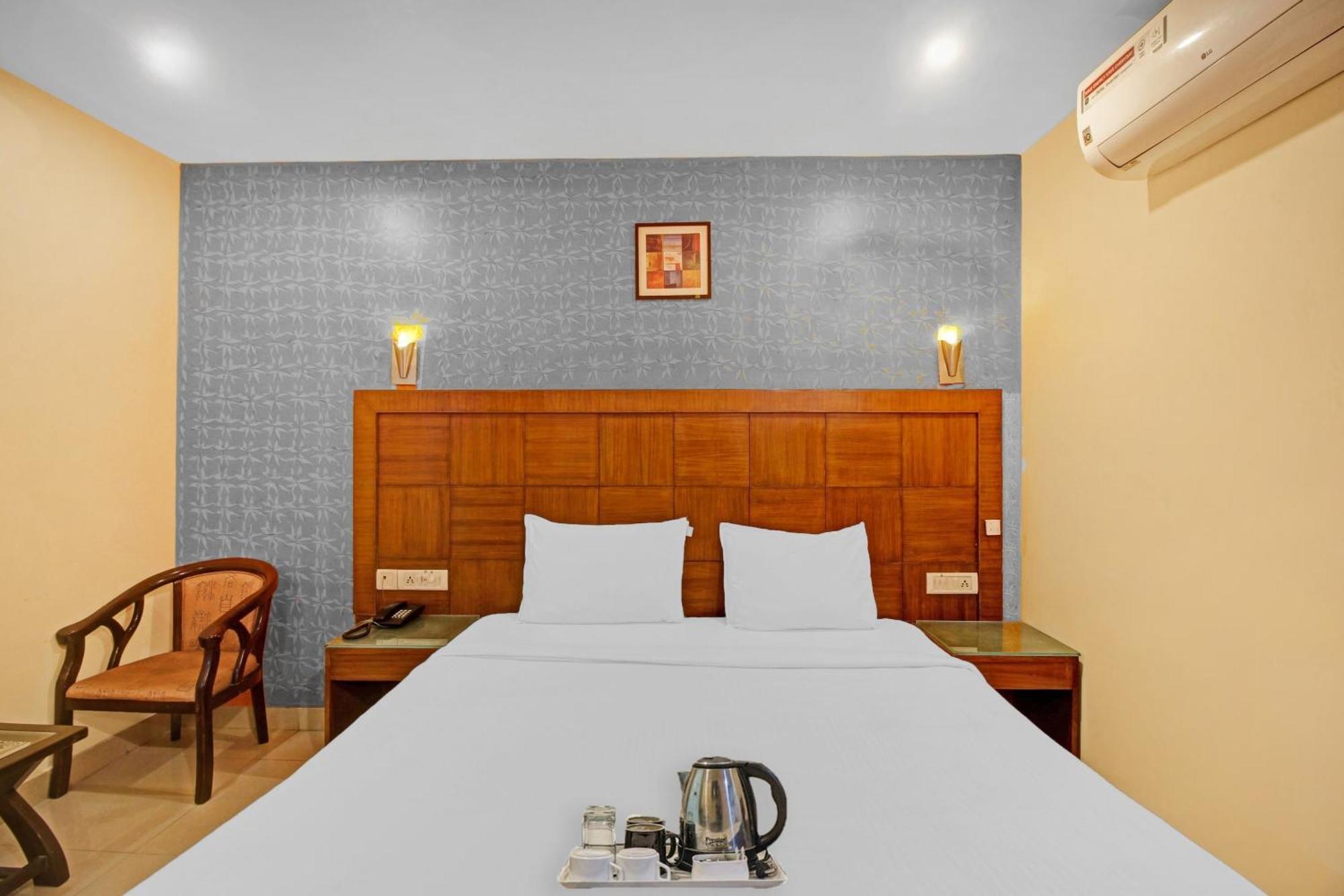 Townhouse The Grand Plaza Hotel ไฮเดอราบัด ภายนอก รูปภาพ