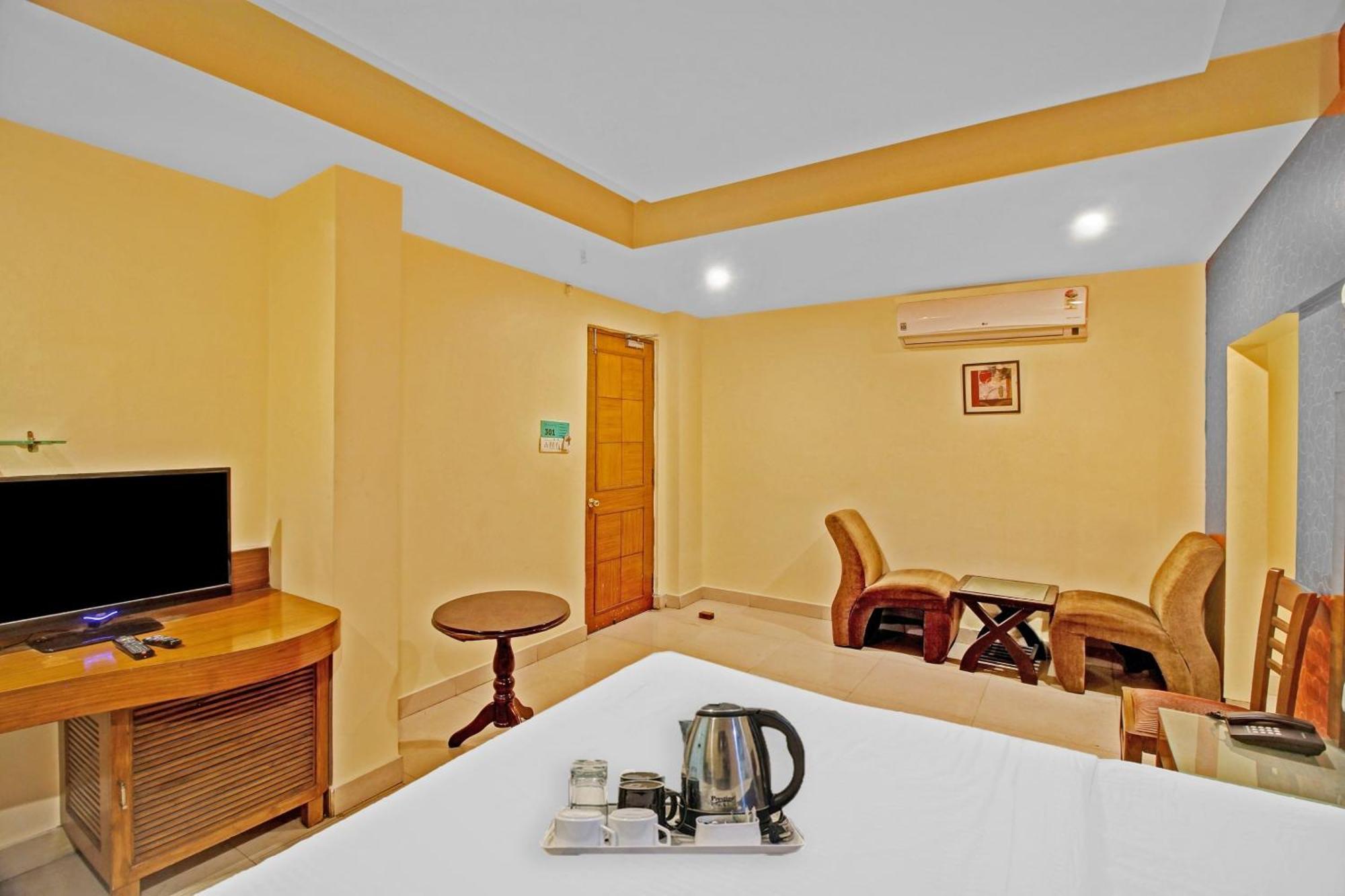 Townhouse The Grand Plaza Hotel ไฮเดอราบัด ภายนอก รูปภาพ