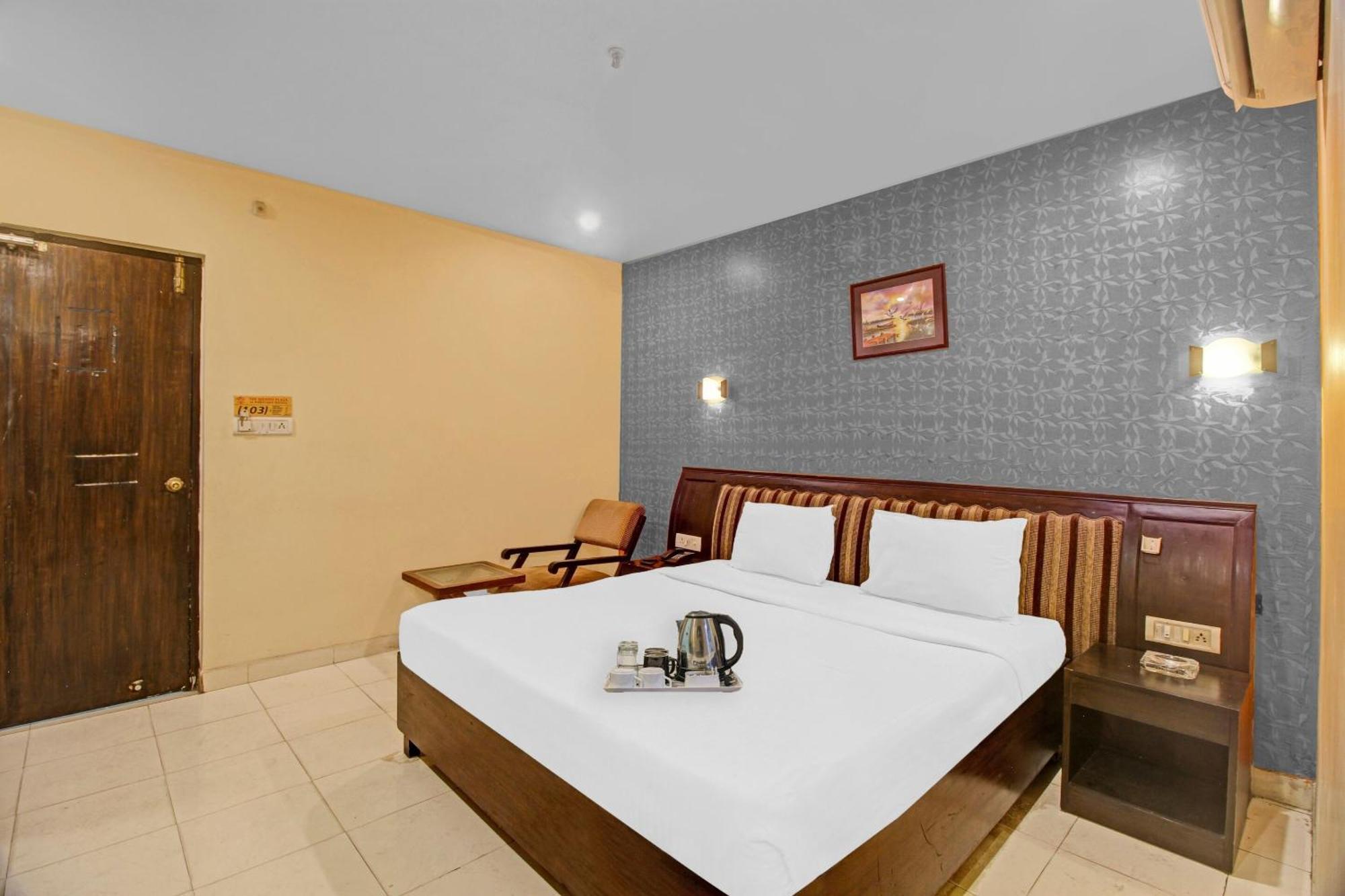 Townhouse The Grand Plaza Hotel ไฮเดอราบัด ภายนอก รูปภาพ