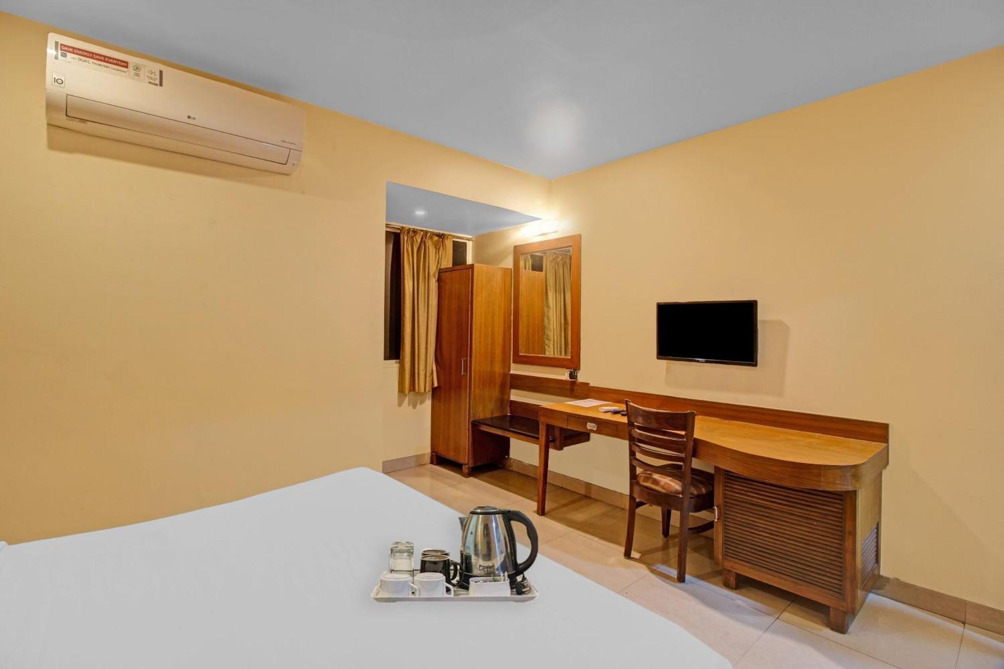Townhouse The Grand Plaza Hotel ไฮเดอราบัด ภายนอก รูปภาพ
